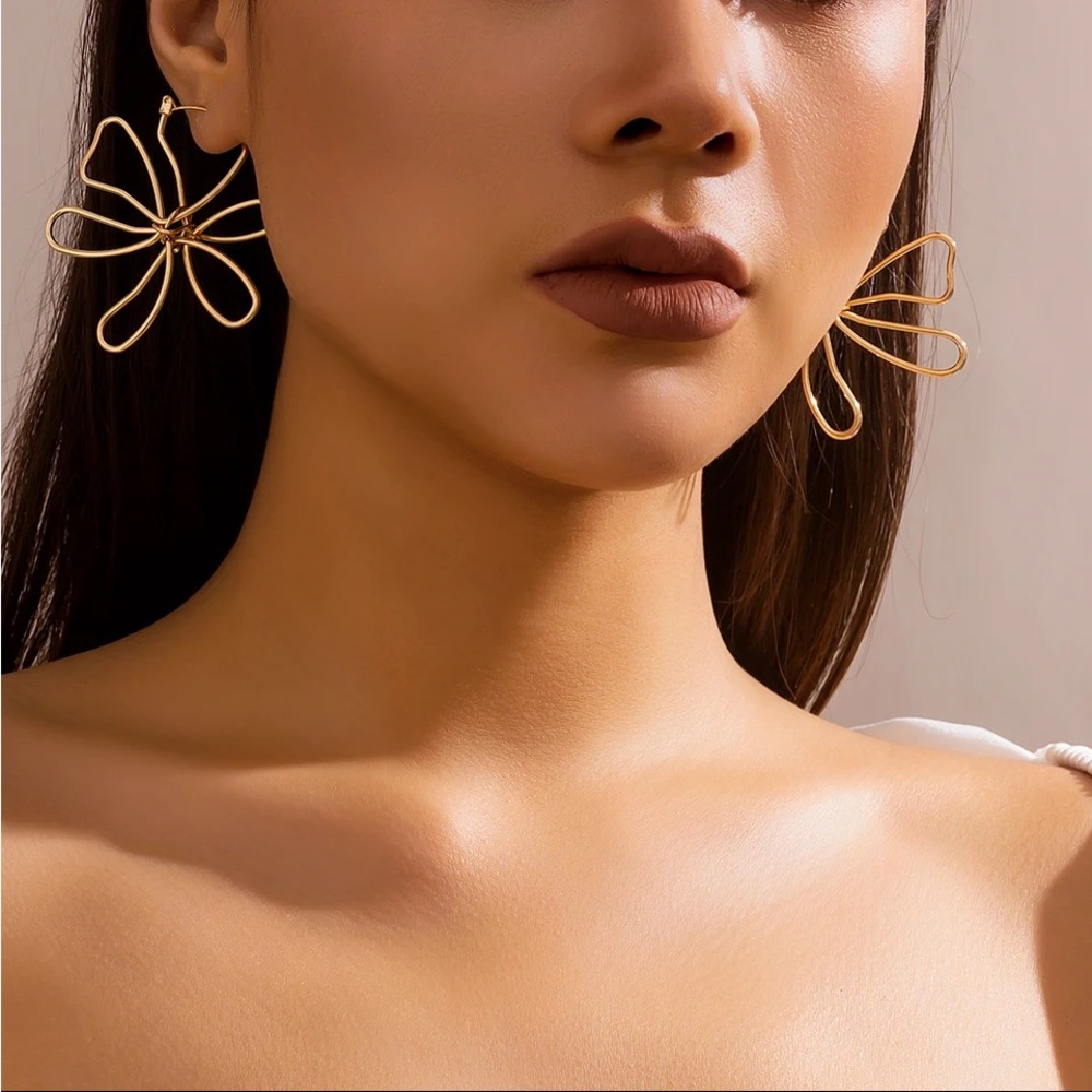 🎉Unique floral geometric earrings offer a modern twist on classic designs - Picture 4 of 12